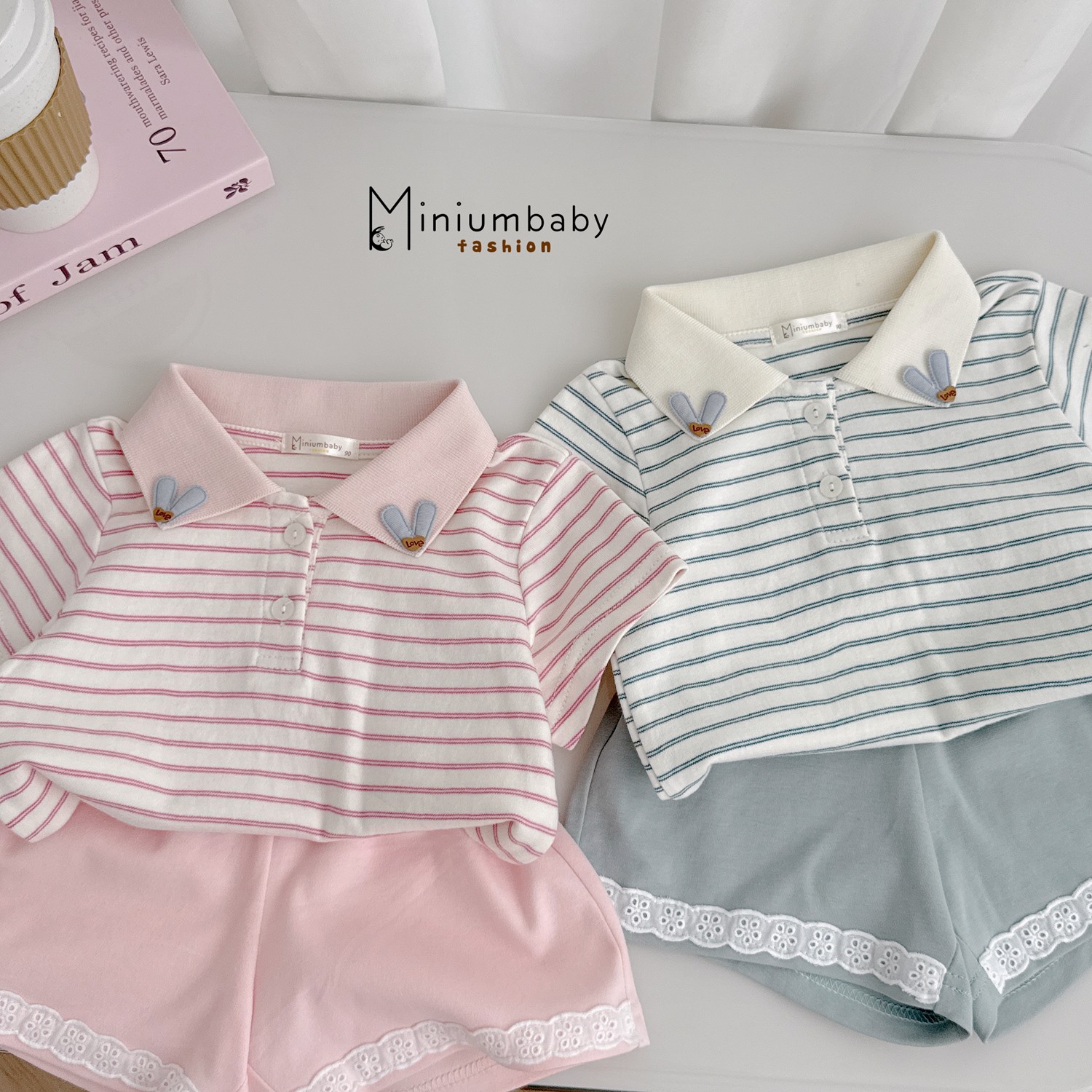 SB2337- bộ polo kẻ bé gái đính tai thỏ cổ áo