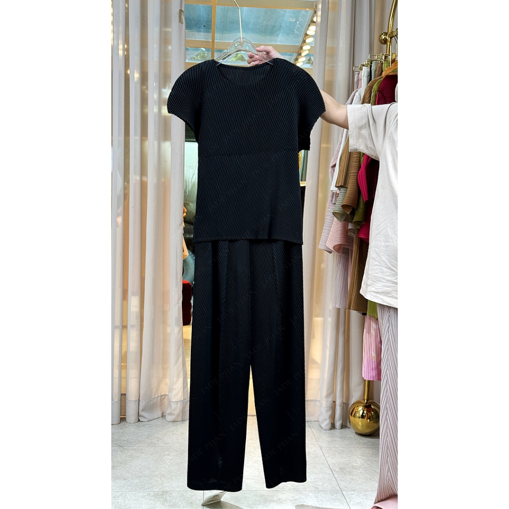 Set quần áo Cerise dập ly cao cấp JADEPHAN thanh lịch