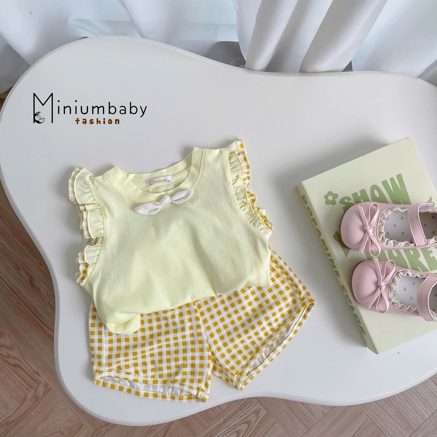 SB2361- bộ sát nách cánh tiên bé gái đính nơ vàng