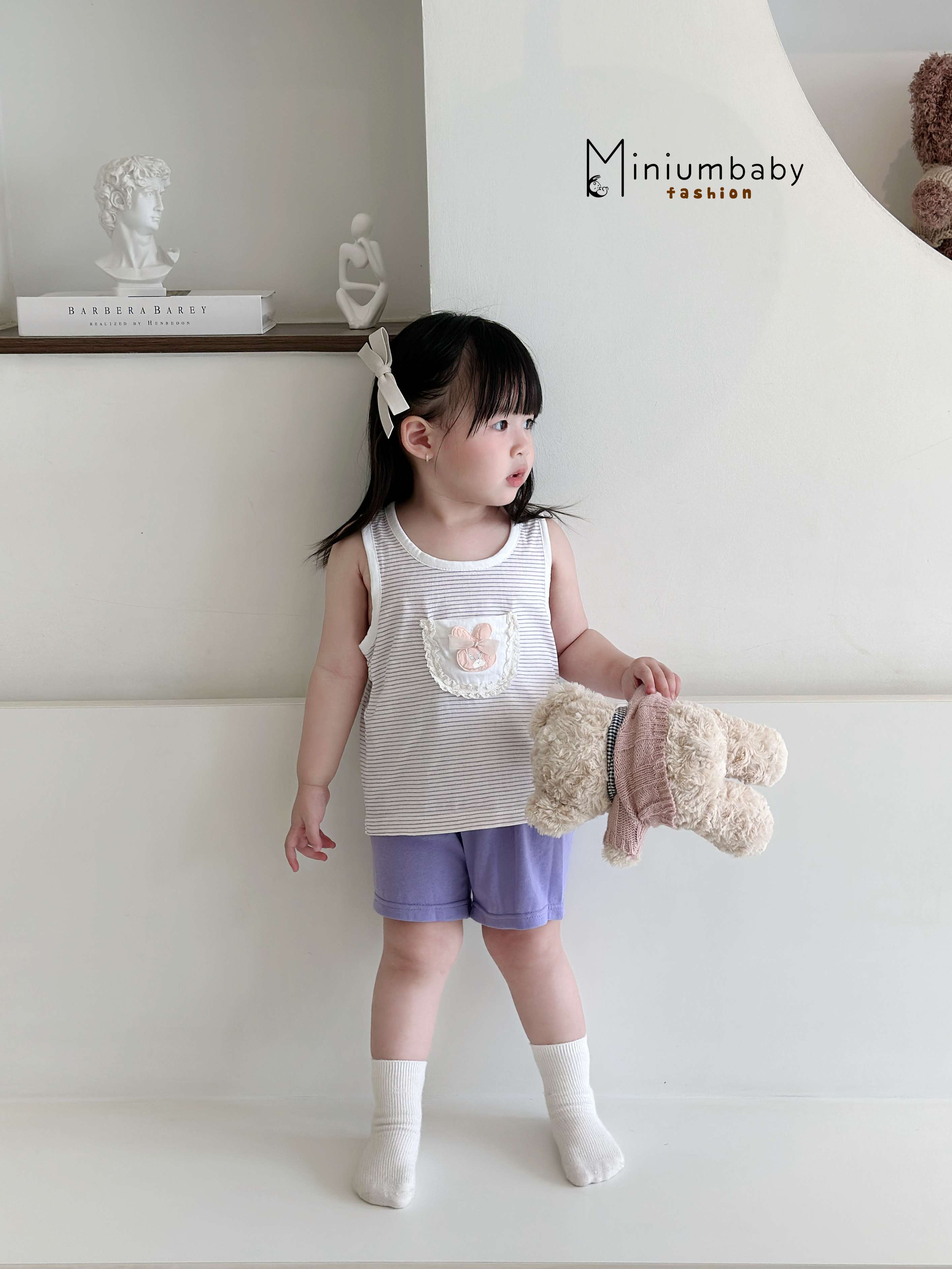 SB2355- bộ ba lỗ kẻ túi ngực giữa đính thỏ