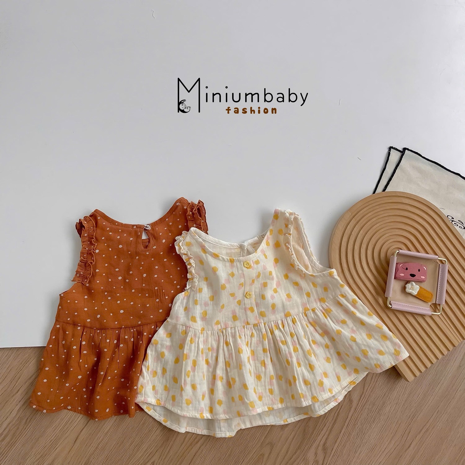 SB2362- bộ sát nách babydoll bèo nách đính cúc hoa, quần lửng bé gái