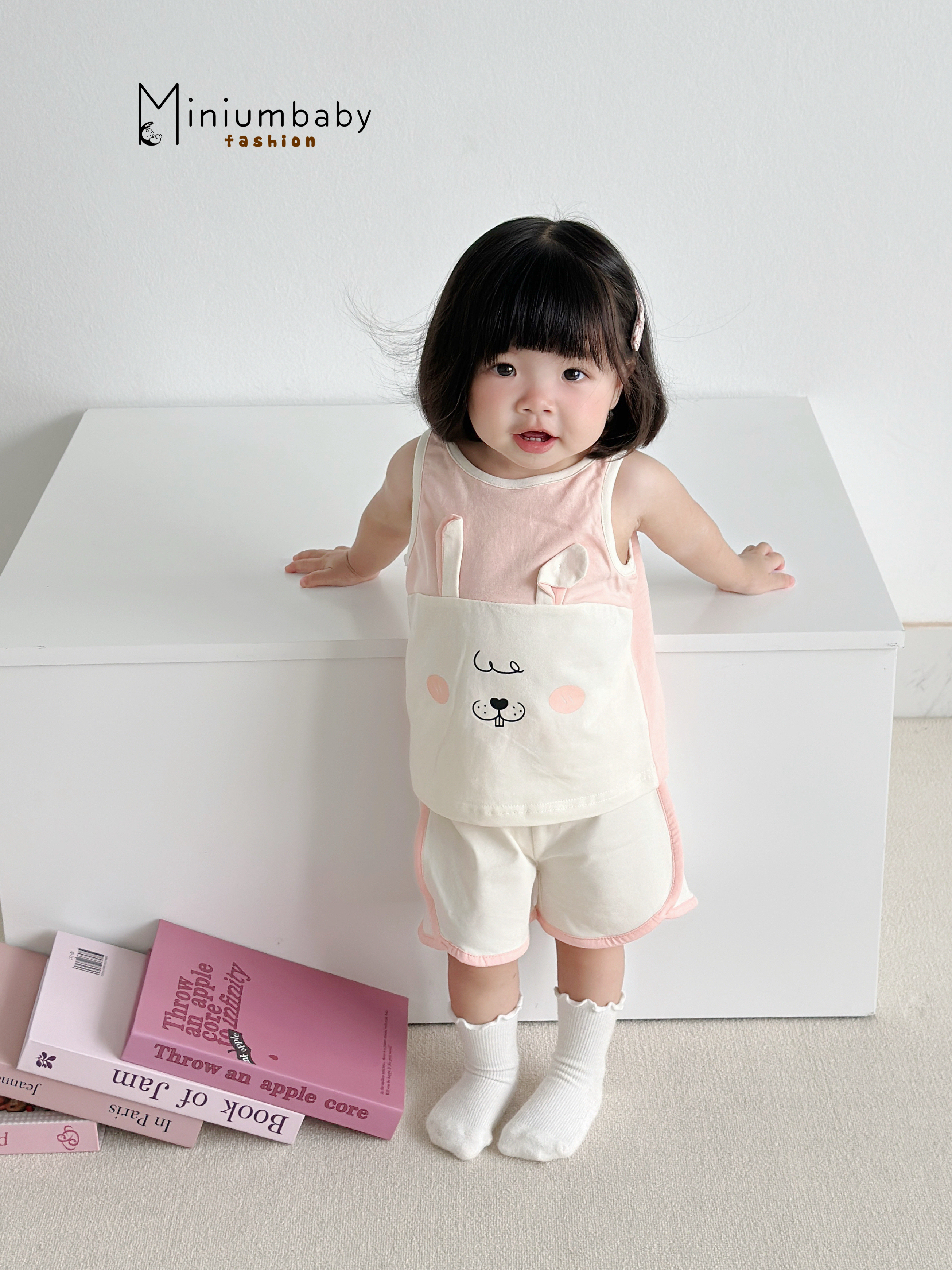 SB2325- bộ ba lỗ bé gái đính tai thỏ, quần lé viền màu