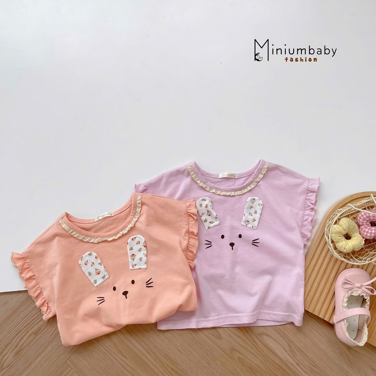 SB2373- bộ cộc tay bèo cổ, gấu tay, đính tai thỏ phối quần hoa
