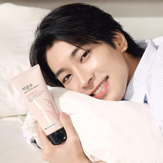 The Face Shop Rice Water Bright Foaming Cleanser 300ml