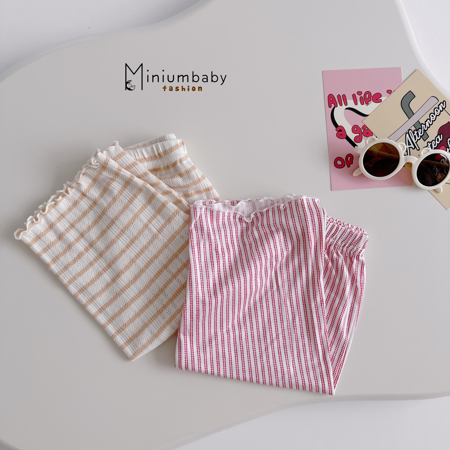 SB2364- bộ sát nách in hellokitty, đồ ăn phối quần kẻ