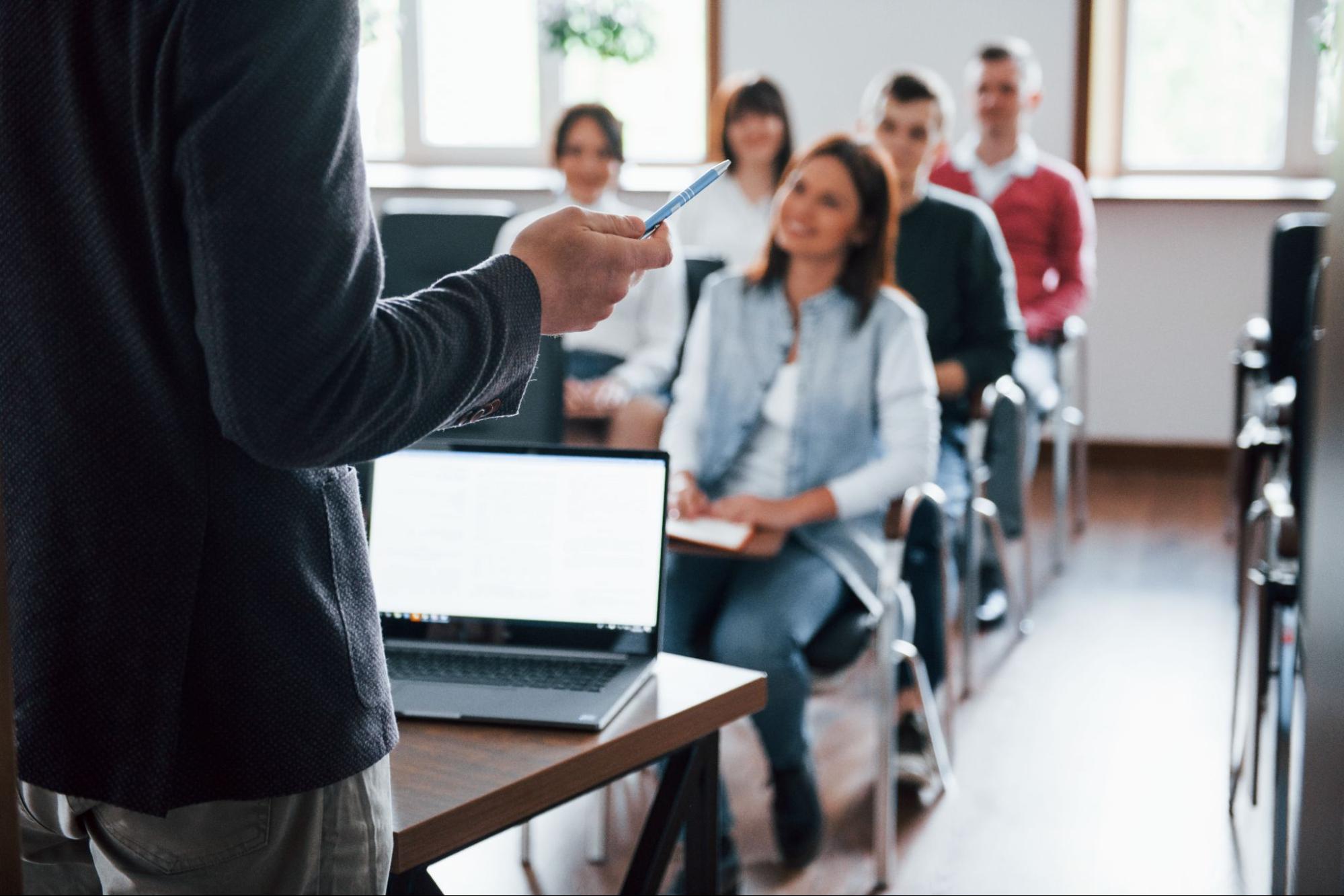 how to nurture leads on whatsapp