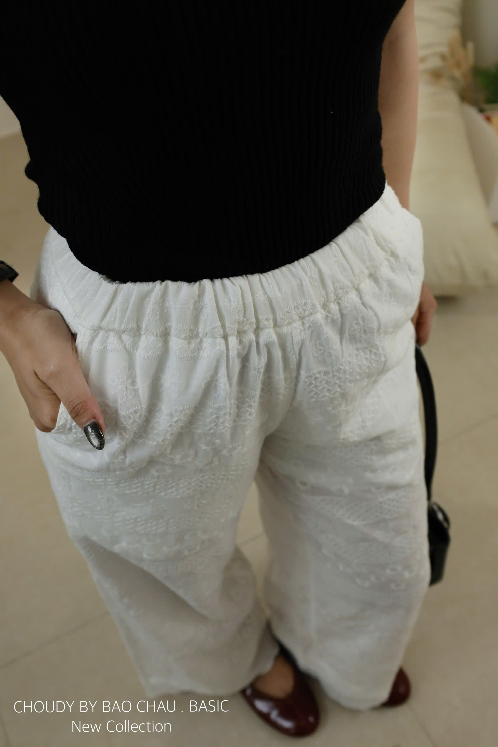 U575 QUẦN SUÔNG TRẮNG THÊU HOA