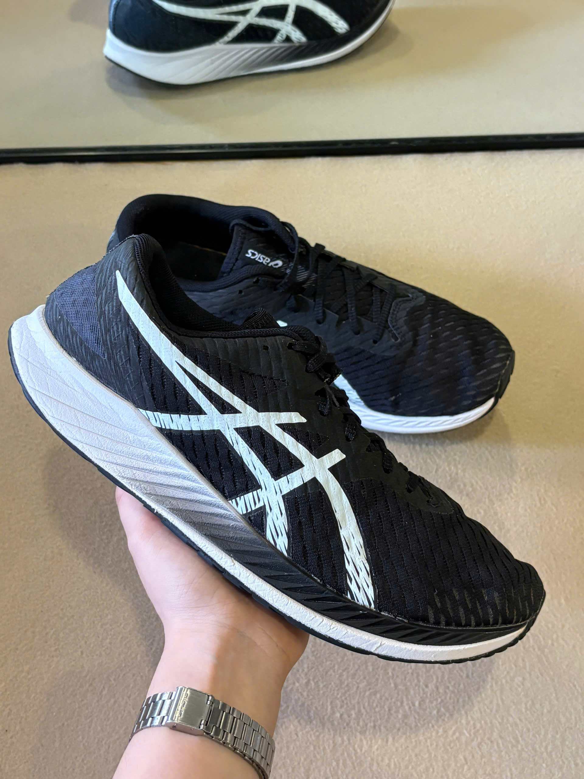 ASICS HYPER SPEED Racing Shoes 1011B394-001 - Black/White