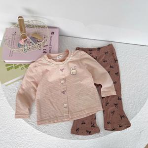 SB2216- bộ dài tay bé gái cổ kẹp bèo, nẹp thân trước in nơ thỏ phối quần kẻ