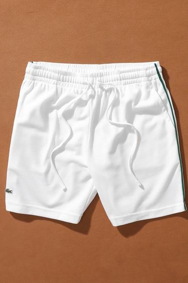 Product image - quần short trắng viền xanh Q1