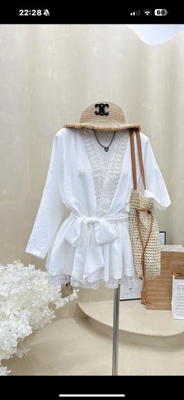 Product image - Áo phối ren kem dây thắt eo