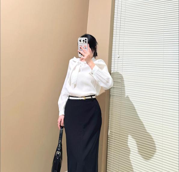 Product image - Q206 CHÂN VÁY MIDI ĐEN PHỐI XẺ - SALE