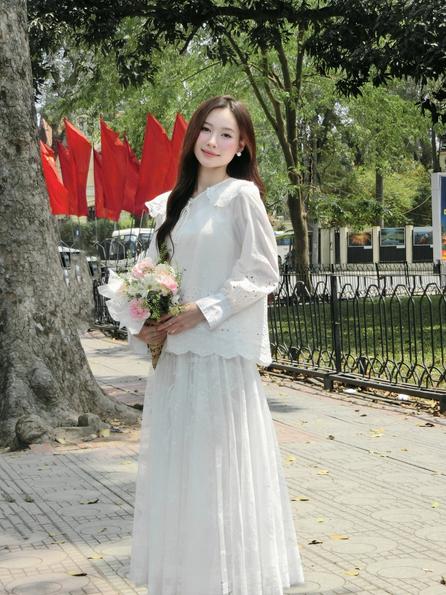 Product image - LACE COTTAGE SET