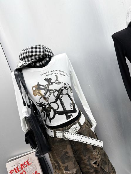 Product image - Áo Dài Tay In Hình Móc Khóa