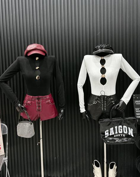 Product image - Áo Dài Tay Khoét Ngực Đính Khuy