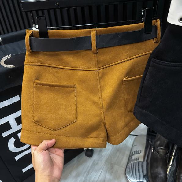 Product image - Quần Shorts Da Lộn