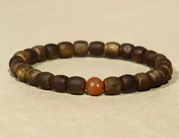 Product image - Vòng Trầm Hương Mix Đá Đỏ Cho người mệnh thổ