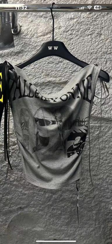 Product image - Áo thun in hình bét vải đính nơ dây