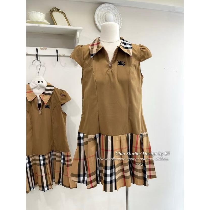 Product image - Váy thô phối kẻ cổ đức bbr