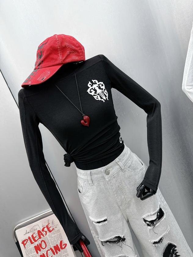 Product image - Áo Thun Mỏng In Chữ Thập