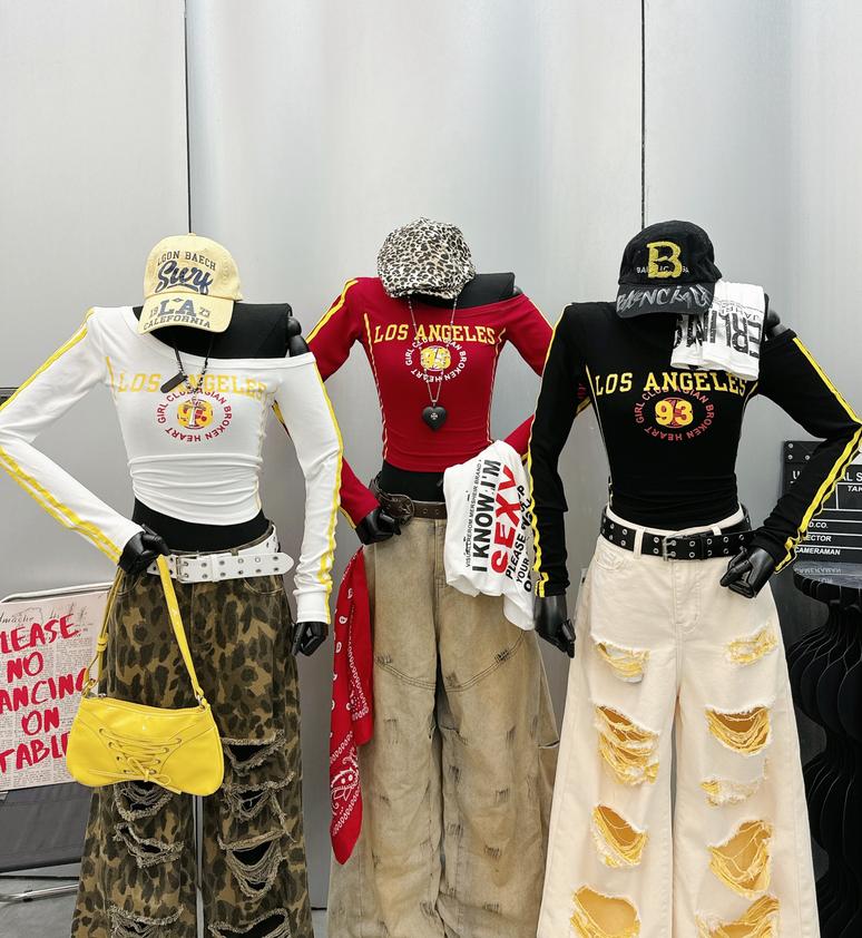 Product image - Áo Lệch Vai In Chữ 93