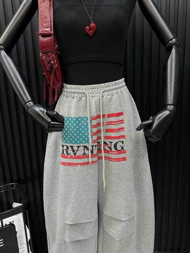 Product image - Quần Nỉ Rách Gối In Chữ RVNTENG