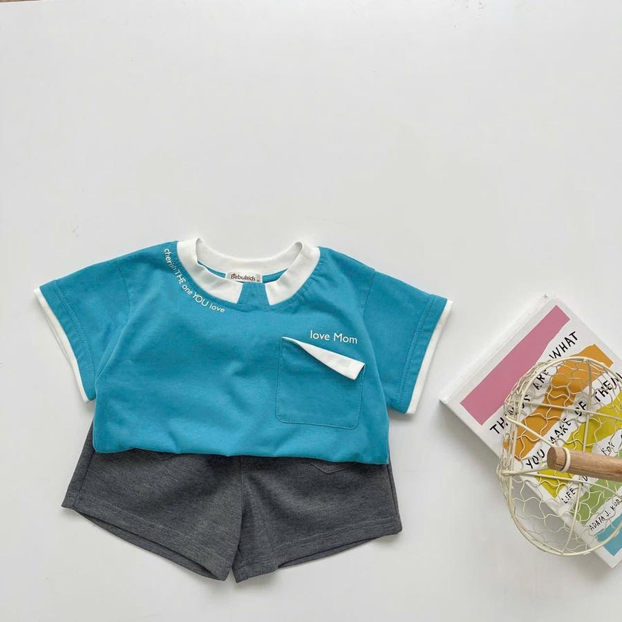 SB2166- bộ cộc tay in chữ cổ, túi ngực gập mép in love mom