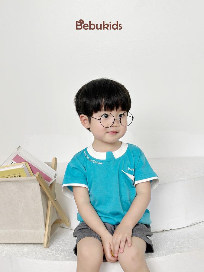 SB2166- bộ cộc tay in chữ cổ, túi ngực gập mép in love mom