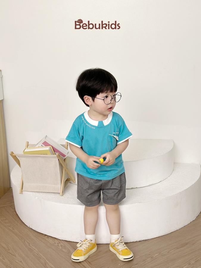 SB2166- bộ cộc tay in chữ cổ, túi ngực gập mép in love mom