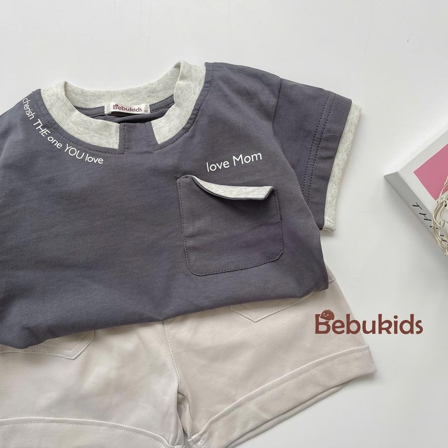 SB2166- bộ cộc tay in chữ cổ, túi ngực gập mép in love mom