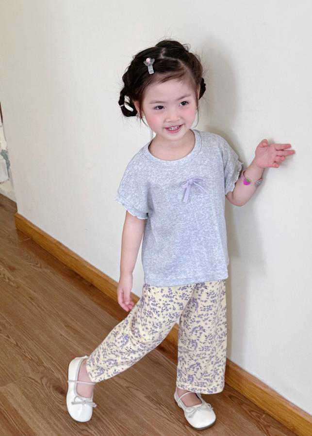 SB2397- bộ sát nách quần lửng hoa tim đính nơ