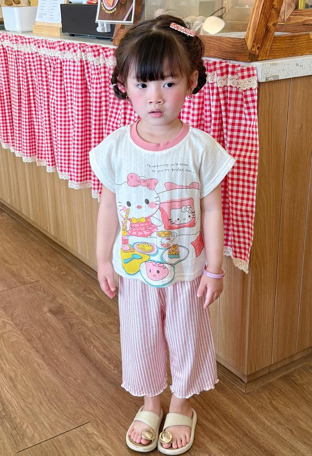 SB2364- bộ sát nách in hellokitty, đồ ăn phối quần kẻ