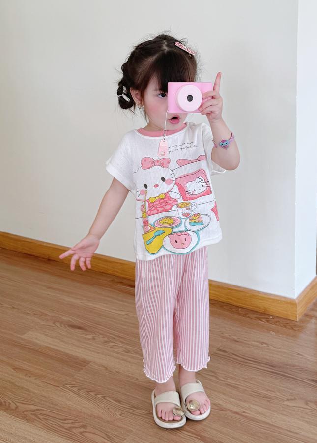 SB2364- bộ sát nách in hellokitty, đồ ăn phối quần kẻ