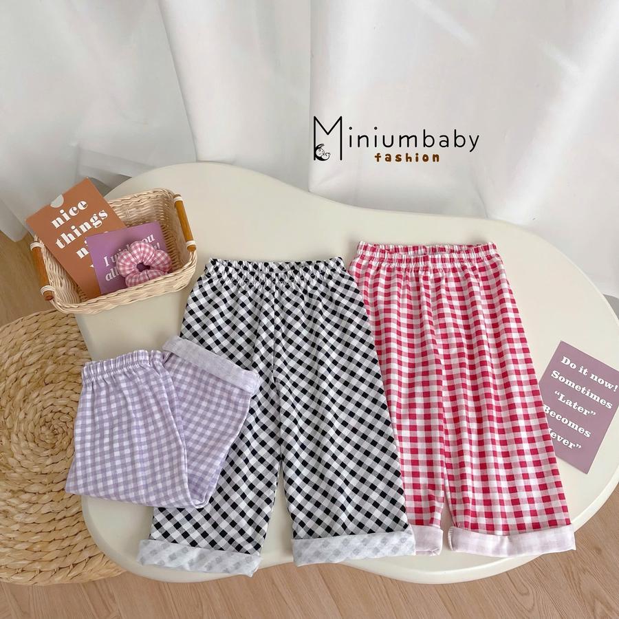 SB2417-bộ dài tay bé gái béo tim giữa ngực in mèo phối quần kẻ