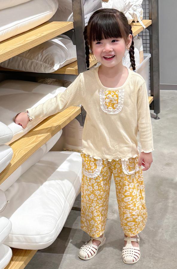 SB2394- bộ dài tay bé gái bèo nẹp, túi quần đính nơ nẹp