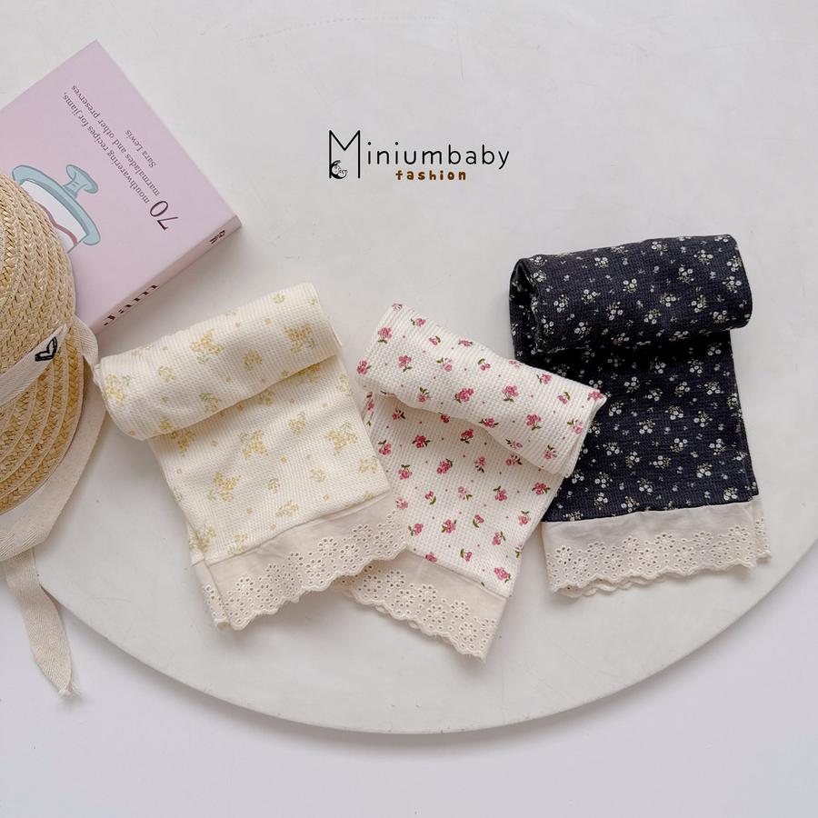 SB2416-bộ dài tay bé gái đáp vuông in thỏ, nơ, hoa phối quần hoa ren gấu