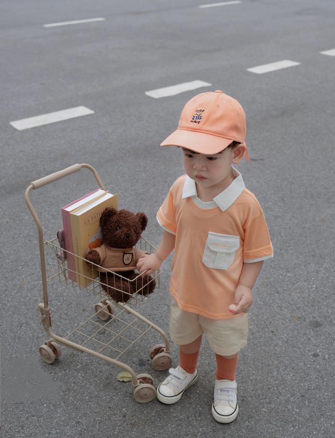 SB2116-polo cổ v túi ngực in chữ