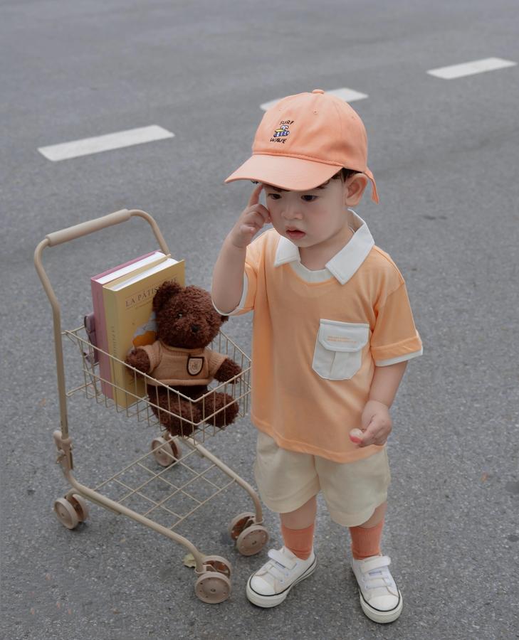 SB2116-polo cổ v túi ngực in chữ