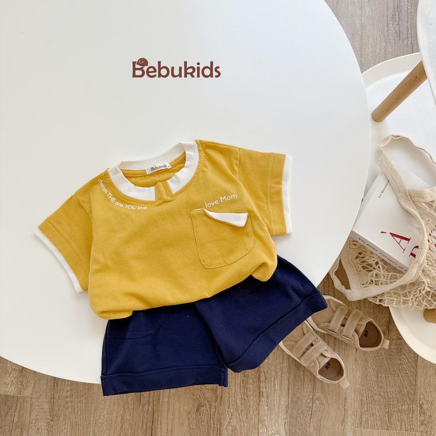 SB2166- bộ cộc tay in chữ cổ, túi ngực gập mép in love mom