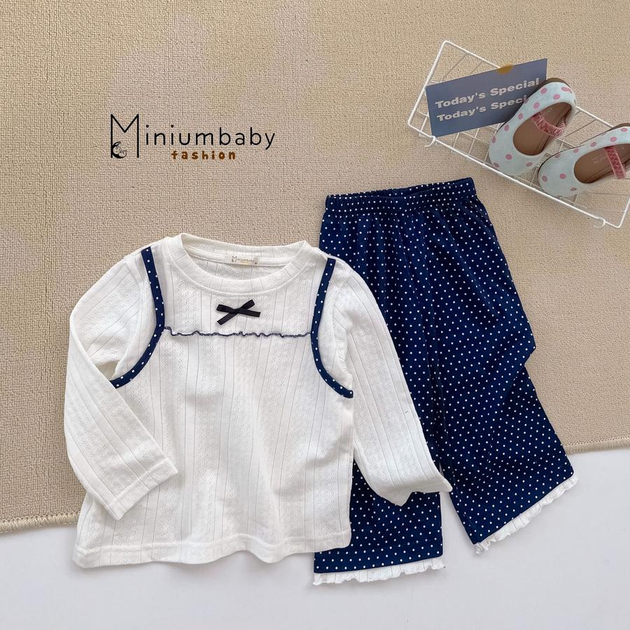 SB2415- bộ dài tay bé gái diễu nách đính nơ phối quần bi áo trắng q navy