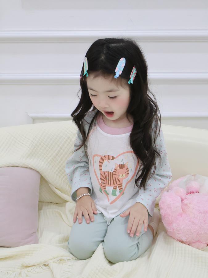 SB2103- bộ dài tay phối cổ, tay, quần in trái tim, hổ