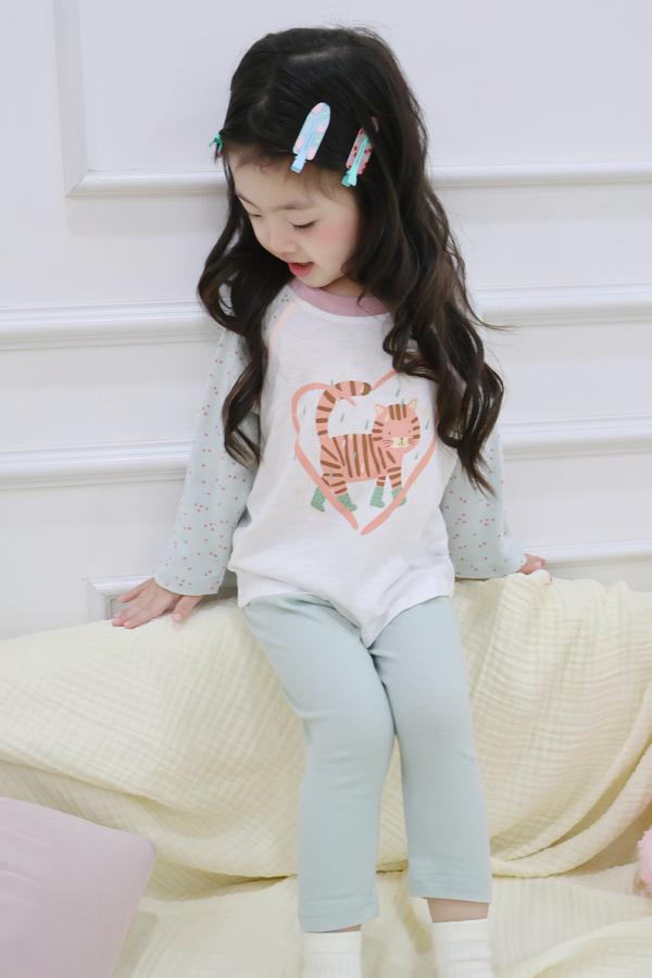 SB2103- bộ dài tay phối cổ, tay, quần in trái tim, hổ