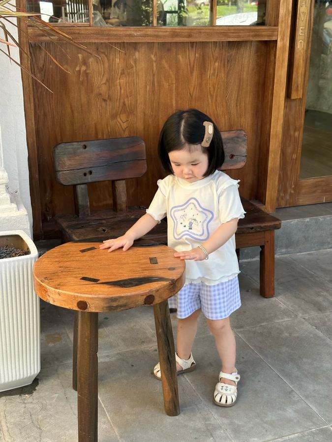 SB2450- bộ cộc tay đính sao kẻ phối quần kẻ