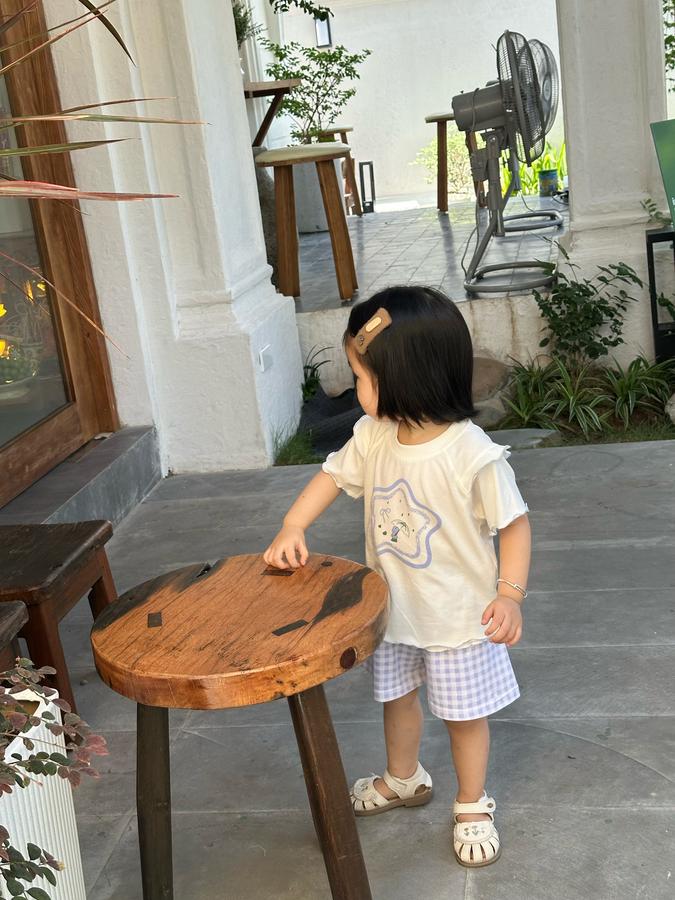 SB2450- bộ cộc tay đính sao kẻ phối quần kẻ