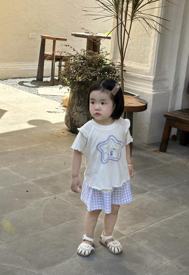 SB2450- bộ cộc tay đính sao kẻ phối quần kẻ