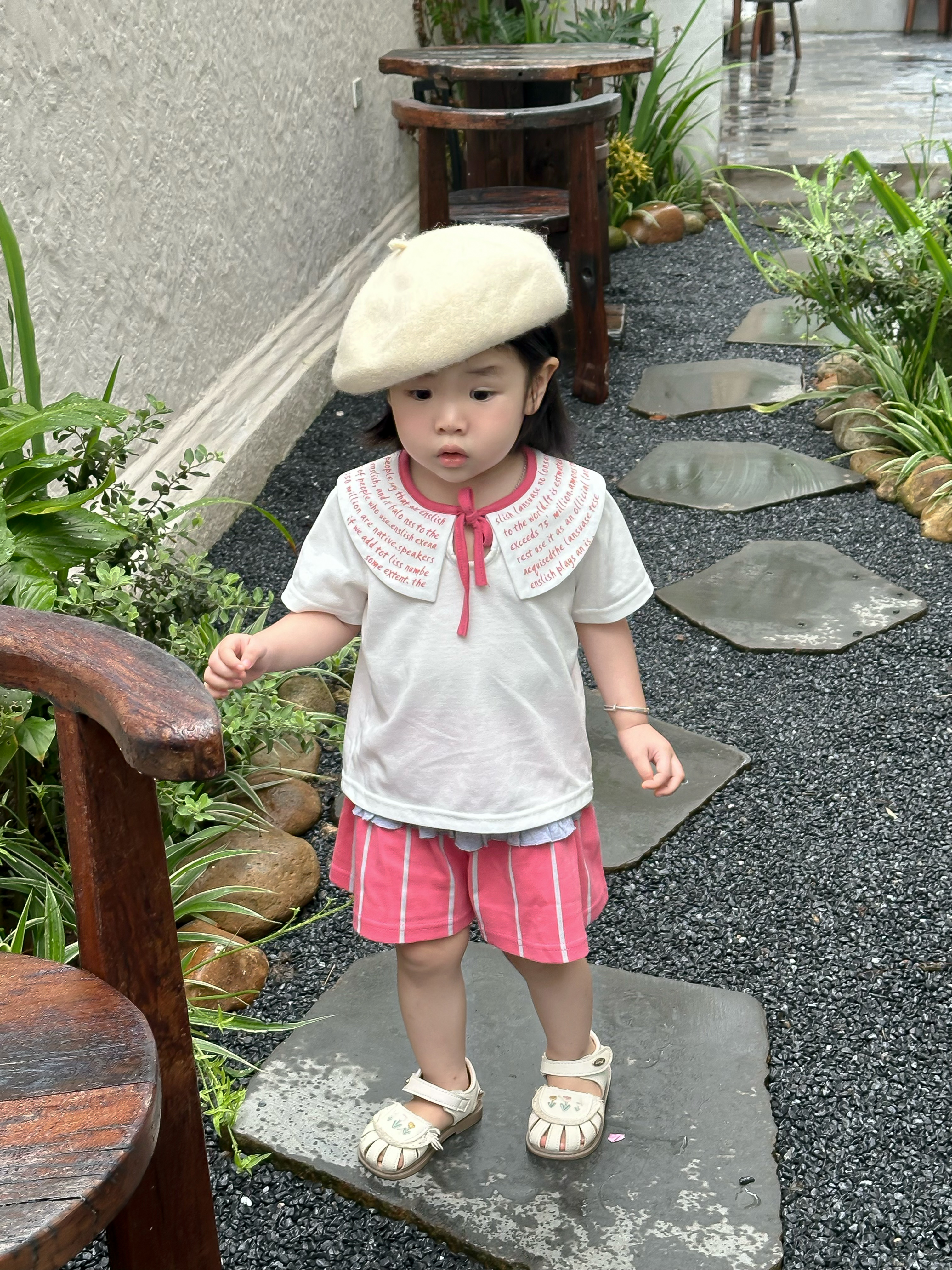 SB2447-bộ cộc cổ in chữ thắt nơ cổ, quần kẻ phối bèo