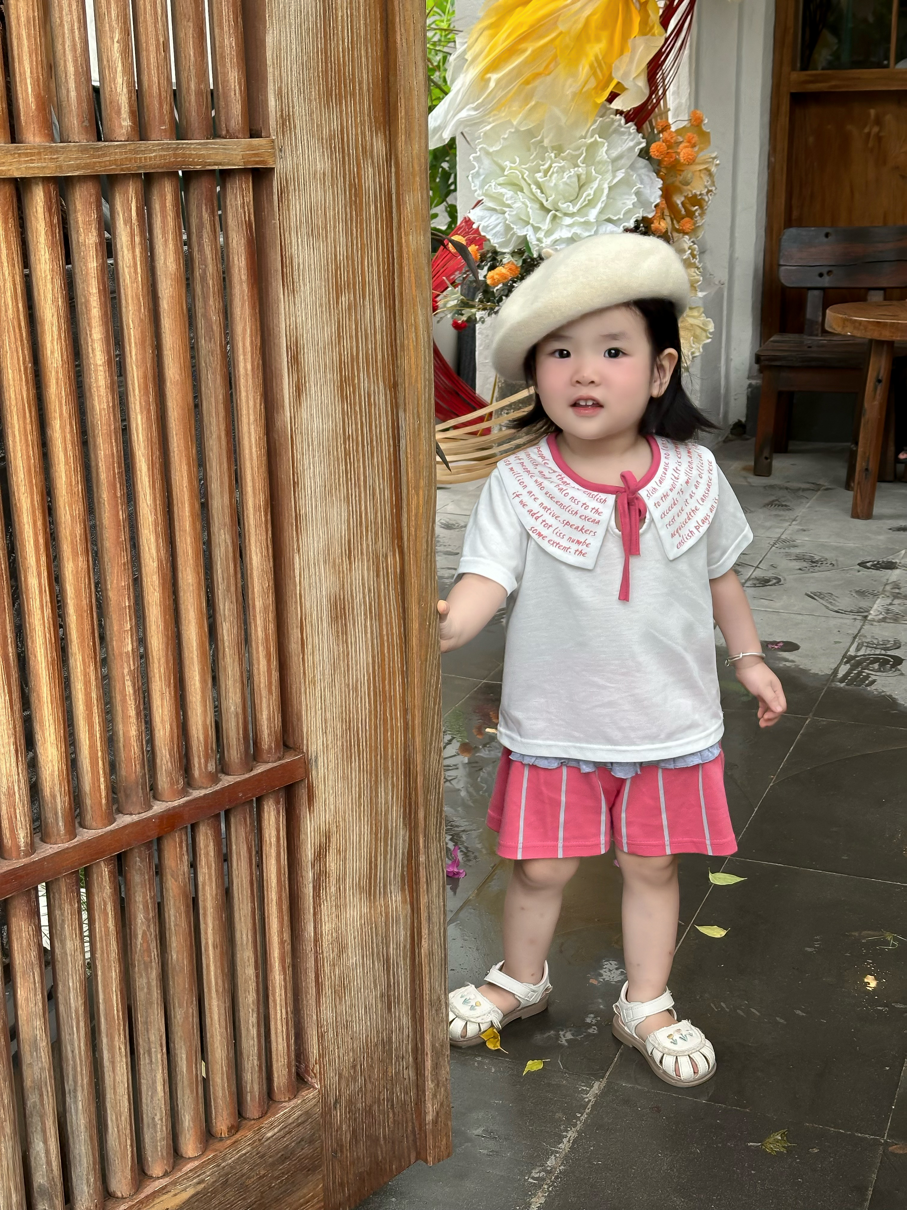 SB2447-bộ cộc cổ in chữ thắt nơ cổ, quần kẻ phối bèo