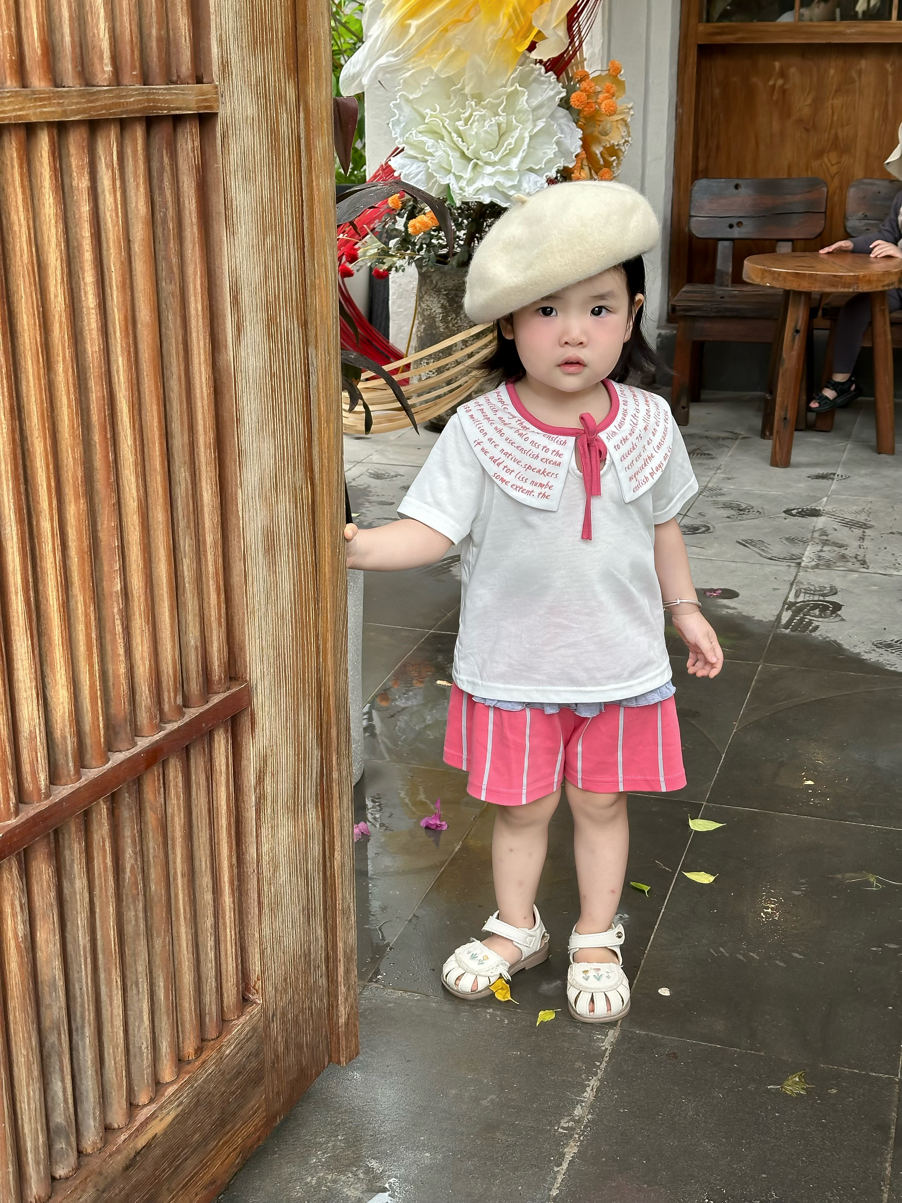 SB2447-bộ cộc cổ in chữ thắt nơ cổ, quần kẻ phối bèo