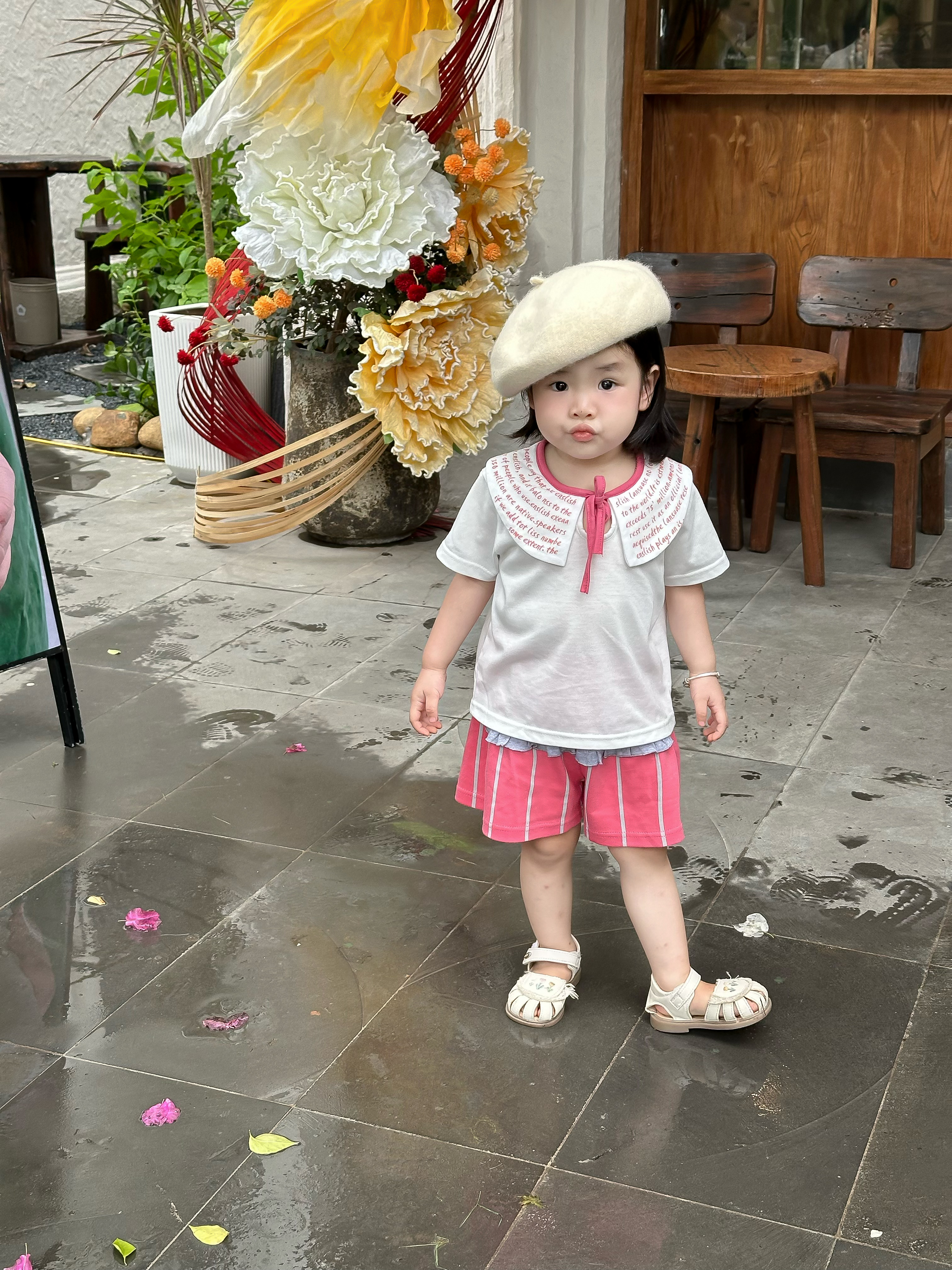 SB2447-bộ cộc cổ in chữ thắt nơ cổ, quần kẻ phối bèo