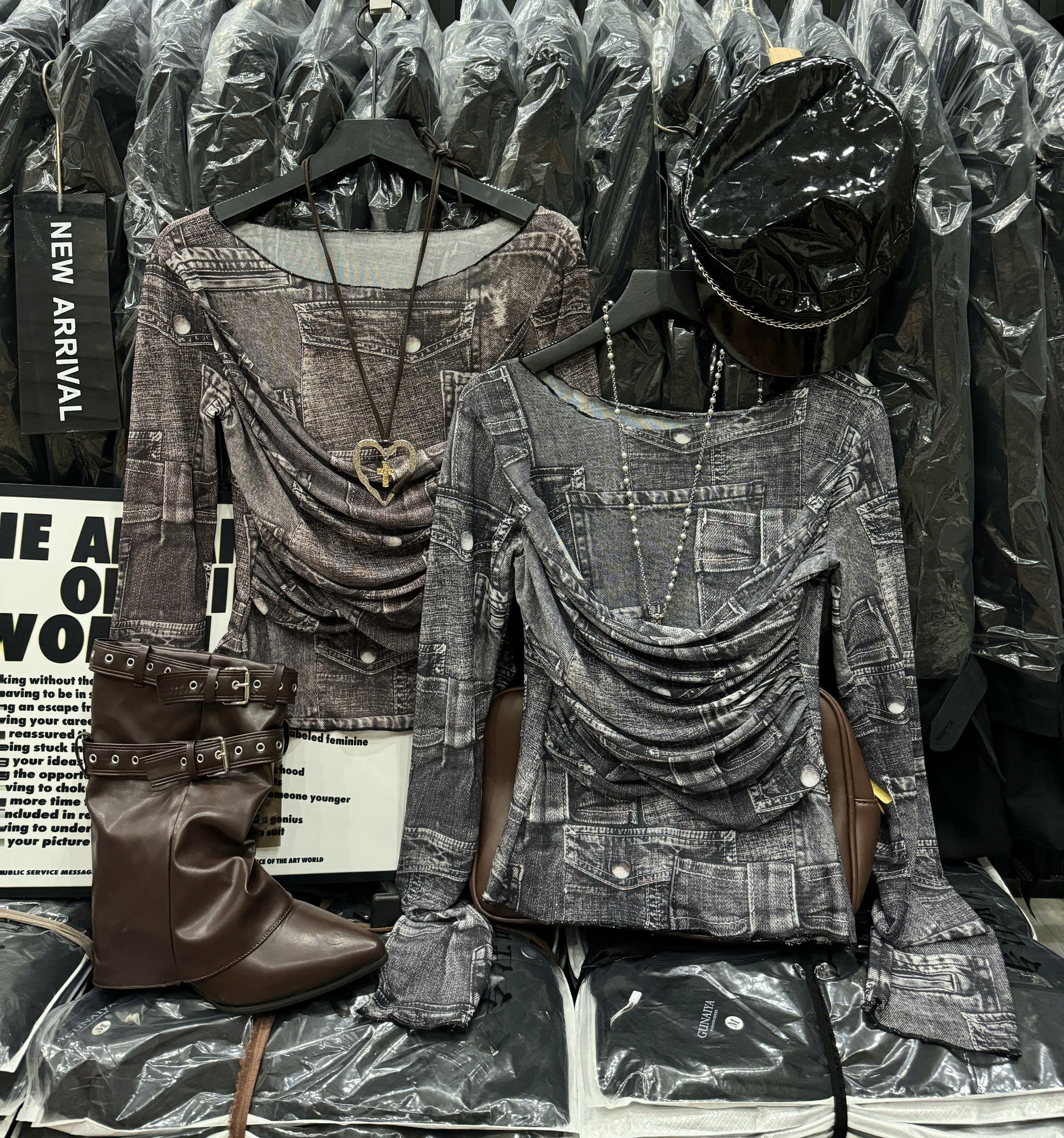 Product image - Áo Lưới Mỏng In Túi Trễ Vai